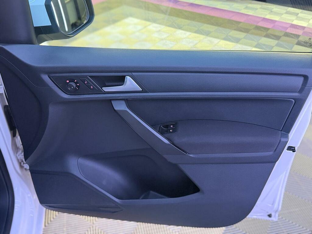Volkswagen Caddy Maxi Life 2.0 Tdi Wheel Chair Access Purple #22