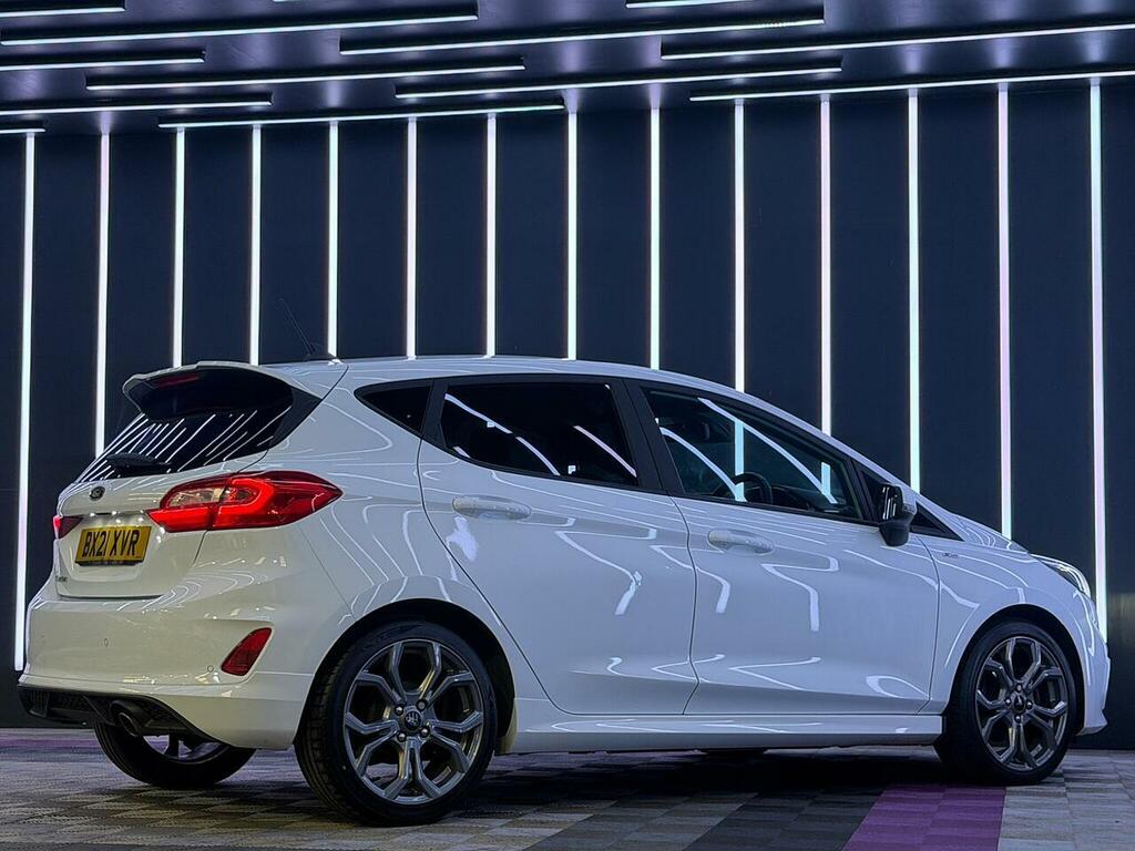 Ford Fiesta Trend Red #5