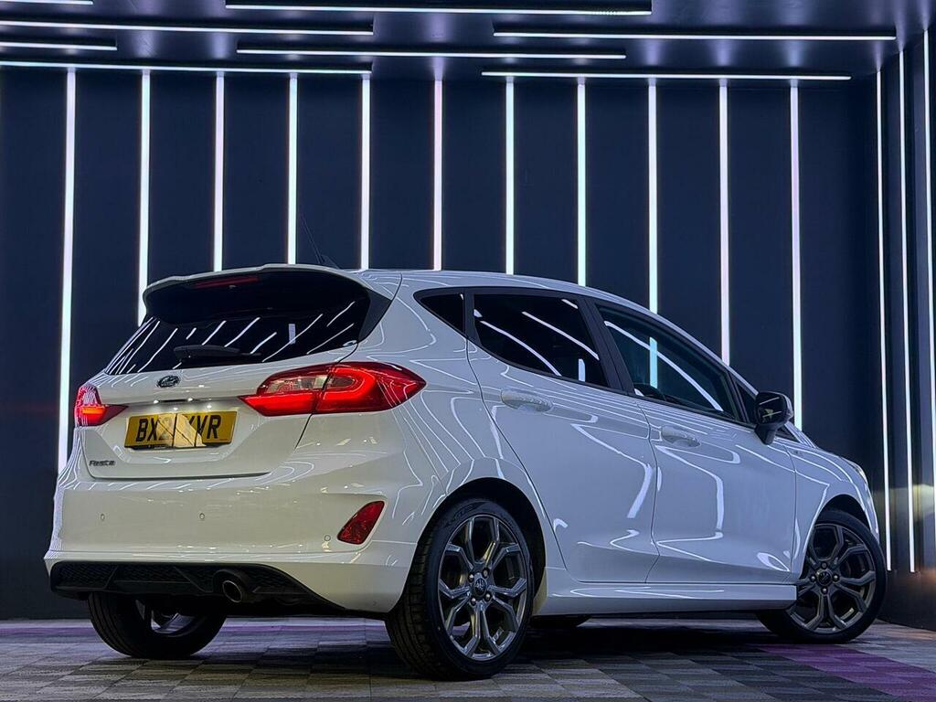 Ford Fiesta Trend Red #16