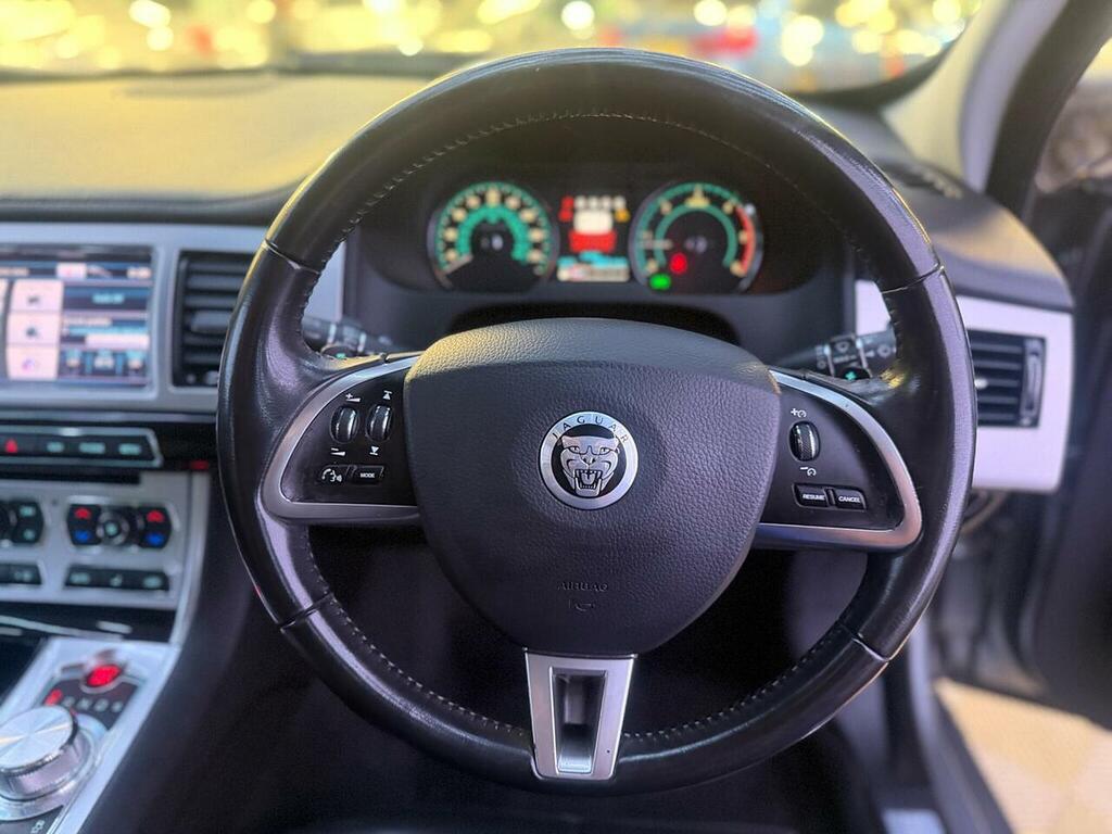 Jaguar XF Luxury Red #37