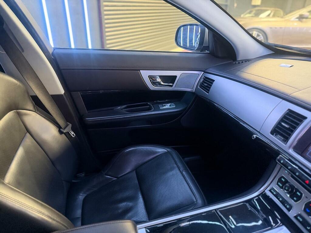 Jaguar XF Luxury Red #57