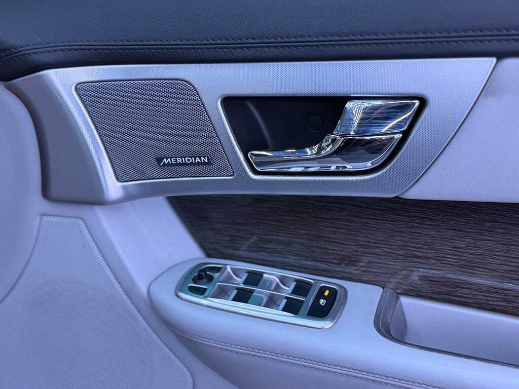 Jaguar XF Saloon 2.2 Green #23