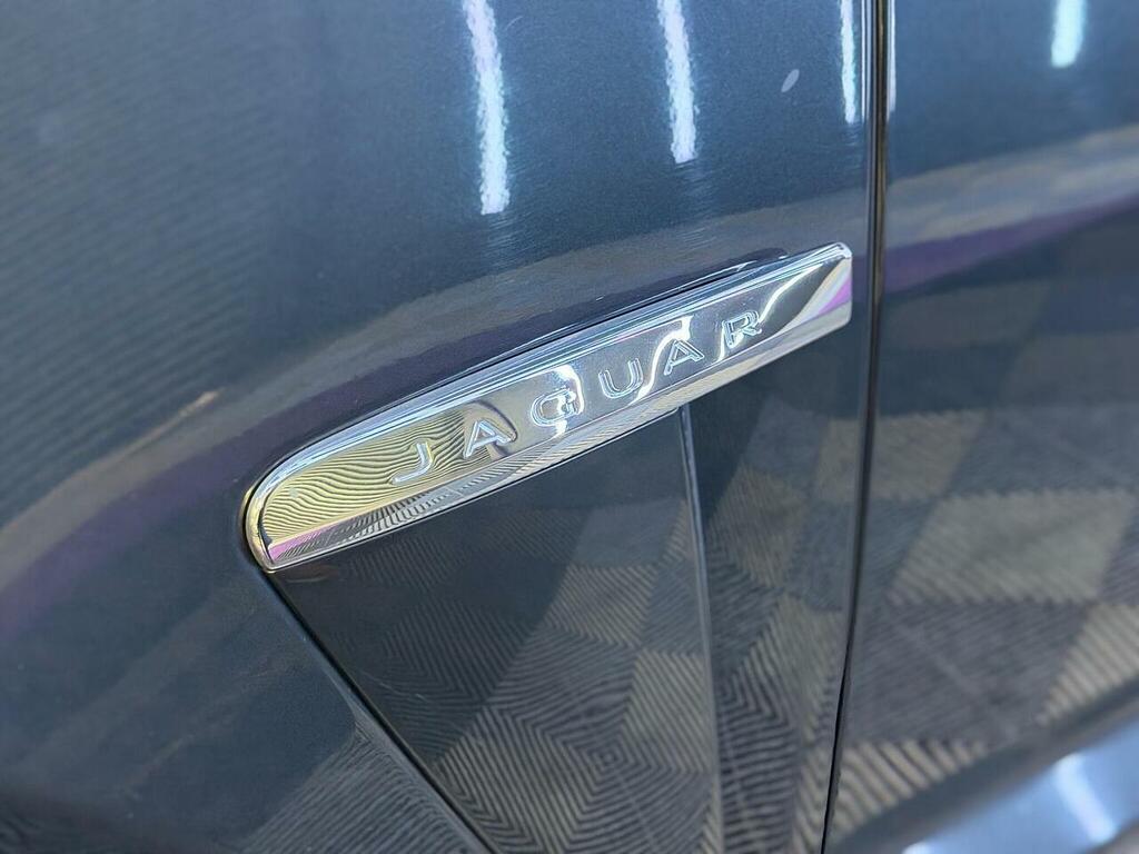 Jaguar XF Saloon 2.2 Green #19