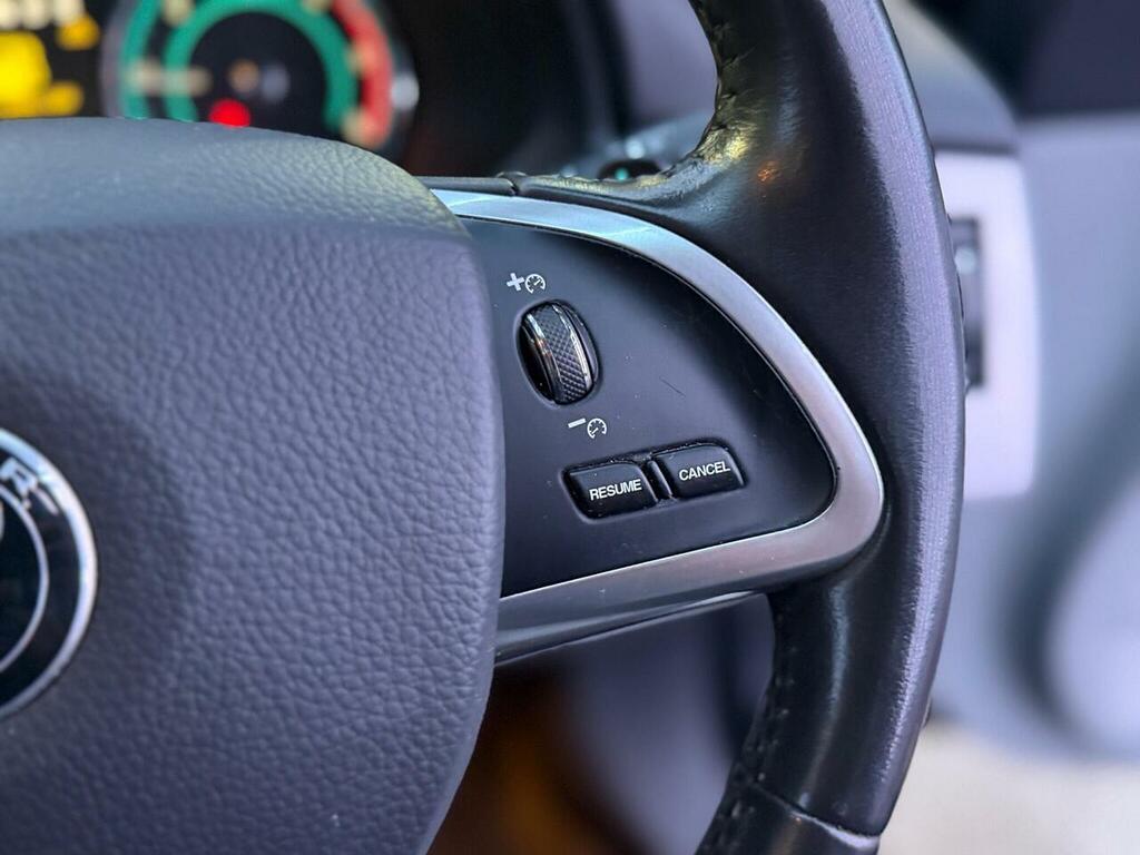 Jaguar XF Saloon 2.2 Green #35