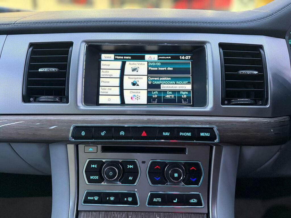 Jaguar XF Saloon 2.2 Green #38