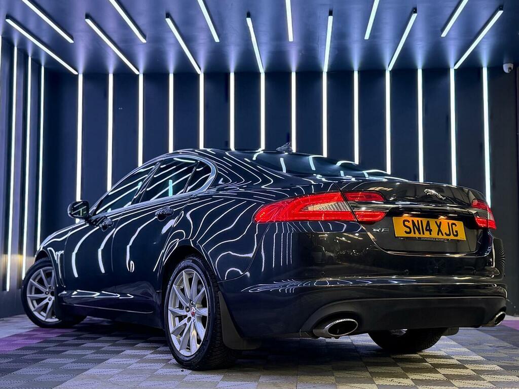 Jaguar XF Saloon 2.2 Green #17