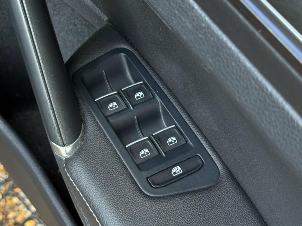 Volkswagen e-Golf 99Kw E-golf 35Kwh Black #51