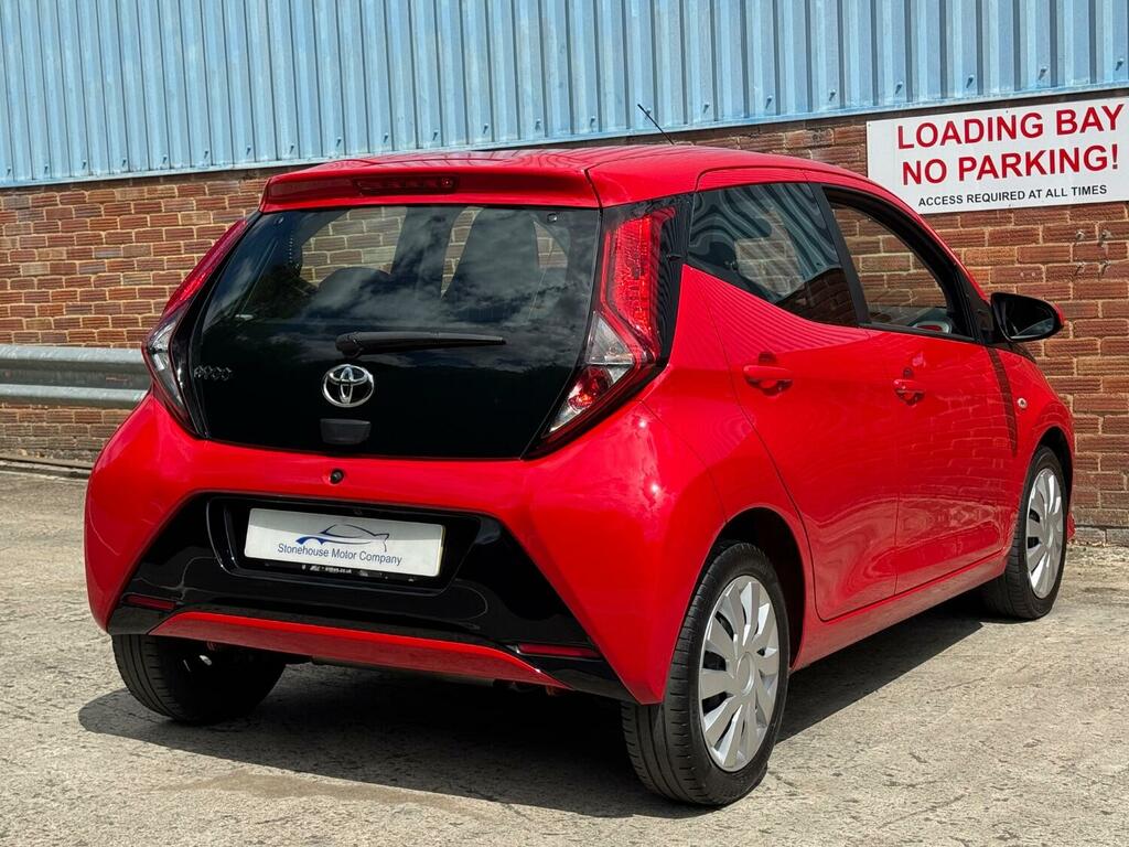 Toyota Aygo 1.0 Vvt-i X-play Red #5
