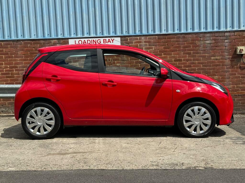 Toyota Aygo 1.0 Vvt-i X-play Red #6