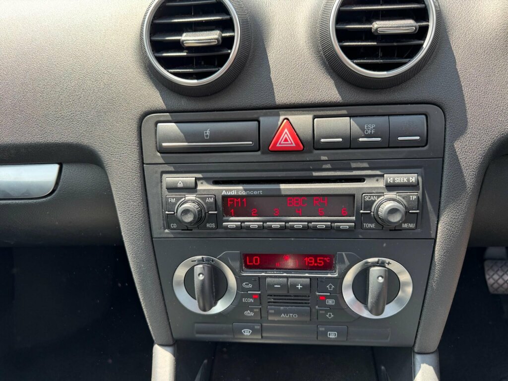 Audi A3 1.6 Special Edition Blue #20