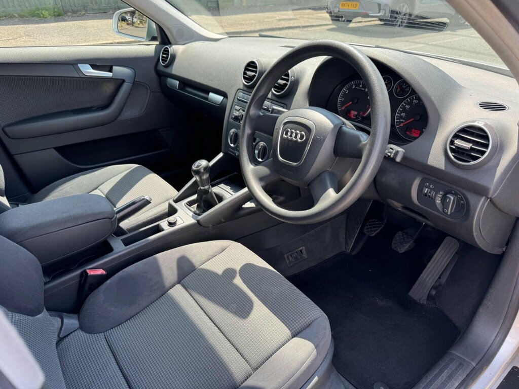 Audi A3 1.6 Special Edition Blue #10