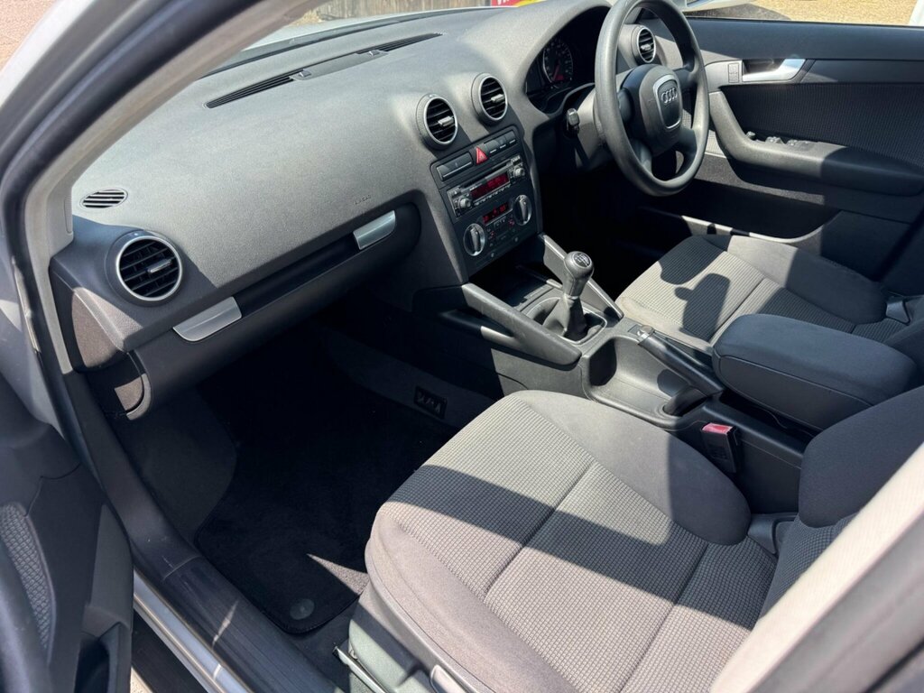 Audi A3 1.6 Special Edition Blue #17