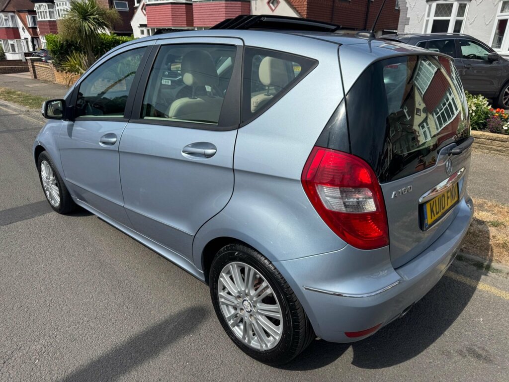 Mercedes-Benz A Class 1.5 A160 Elegance Se Cvt Blue #4
