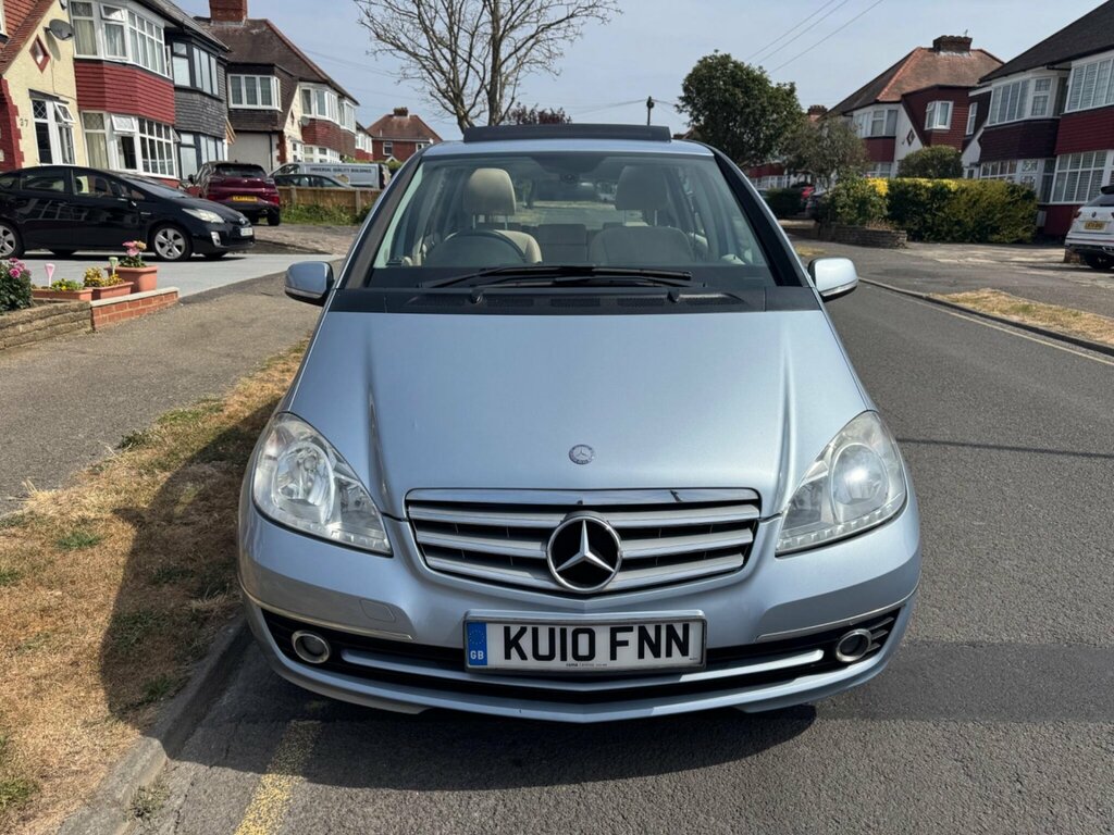Mercedes-Benz A Class 1.5 A160 Elegance Se Cvt Blue #2