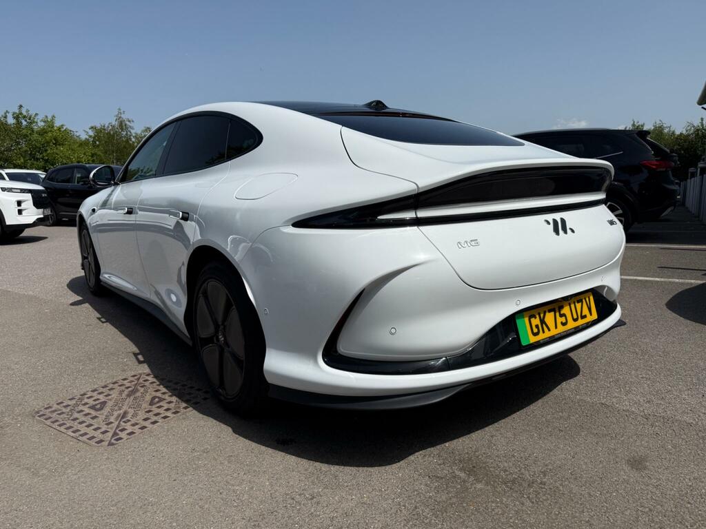 MG IM5 217Kw Standard Range 75Kwh GK75UZV White #4