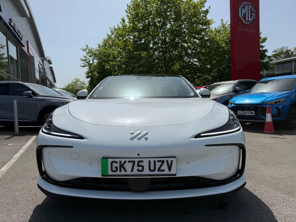 MG IM5 217Kw Standard Range 75Kwh GK75UZV White #2