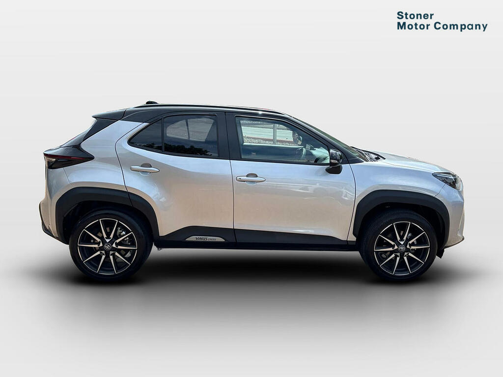 Toyota Yaris Cross 1.5 Hybrid 130 Gr Sport Cvt GJ75KRE Silver #2