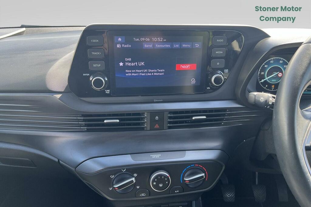 Hyundai I20 1.0T Gdi 48V Mhd Se Connect White #9