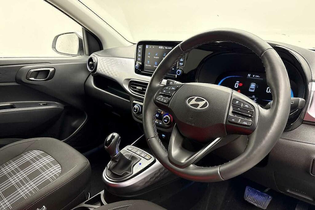 Hyundai I10 1.2 79 Premium Nav EN25LJY White #6