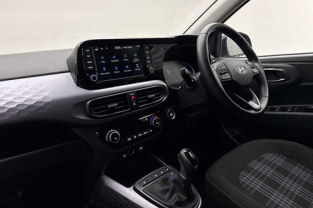 Hyundai I10 1.2 79 Premium Nav EN25LHY Black #4