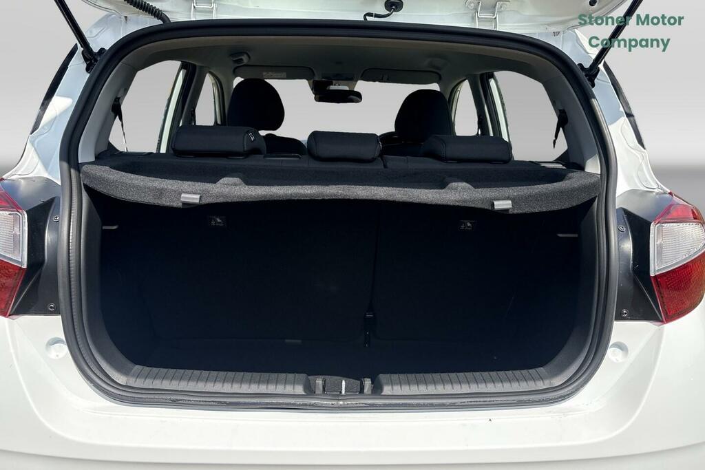 Hyundai I10 1.0 63 Advance Nav GJ74YRM White #5