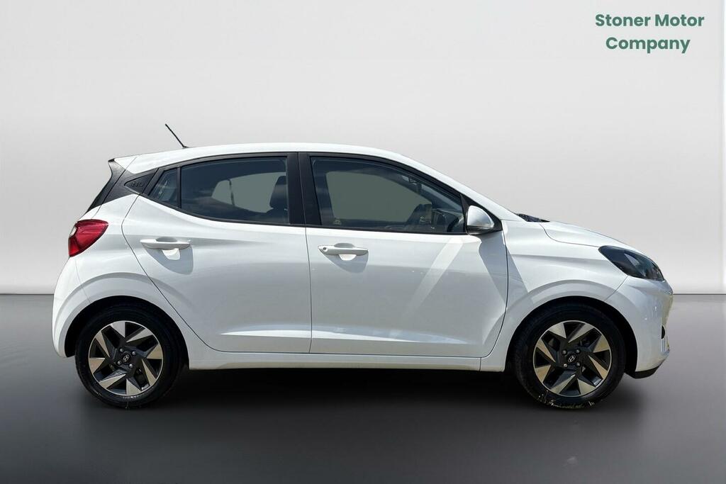 Hyundai I10 1.0 63 Advance Nav GJ74YRM White #2