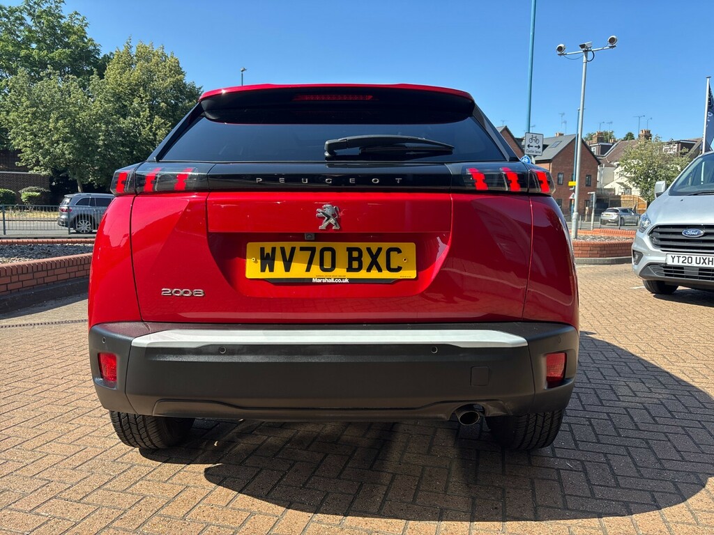 Peugeot 2008 1.2 Puretech Allure Red #4
