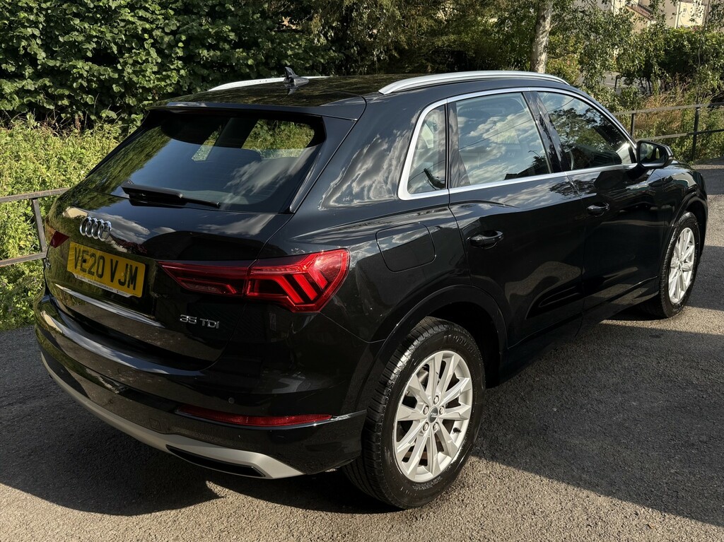 Audi Q3 2.0 Tdi 35 Sport Black #2