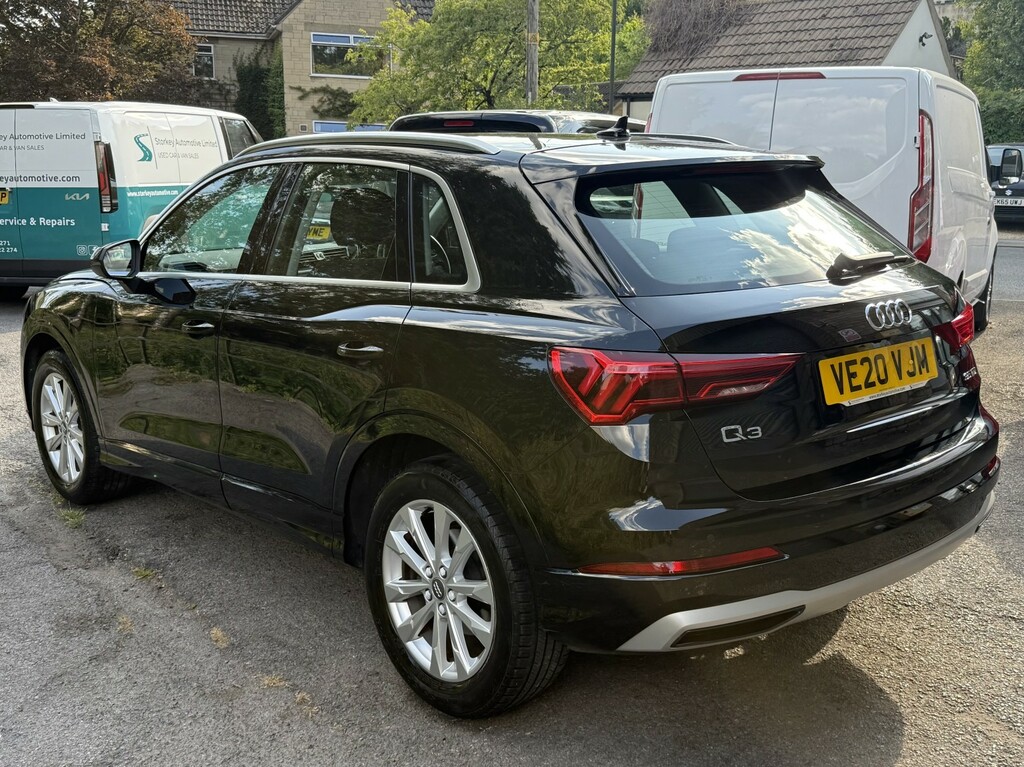 Audi Q3 2.0 Tdi 35 Sport Black #4