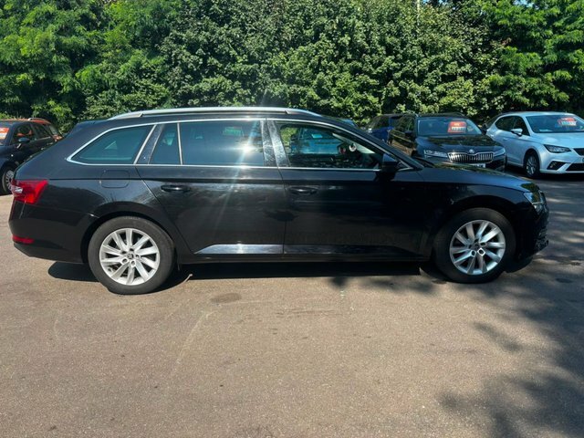 Skoda Superb 1.5 Tsi Act Se Black #4