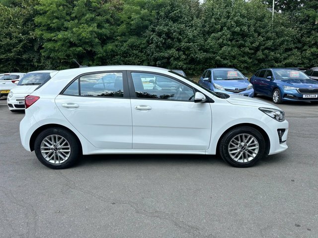Kia RIO 1.2 2 Hatchback White #4