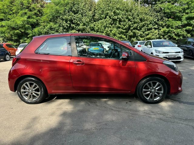 Toyota Yaris 1.0 Vvt-i Icon Hatchback Red #4