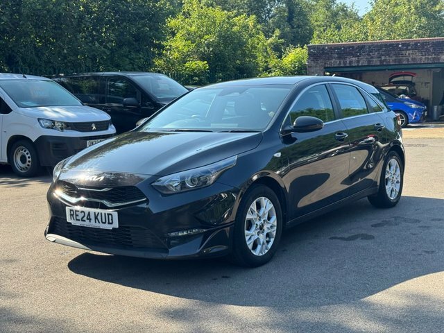 Kia Ceed 1.5 T-gdi 2 Hatchback Black #2
