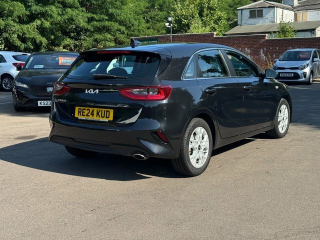 Kia Ceed 1.5 T-gdi 2 Hatchback Black #3
