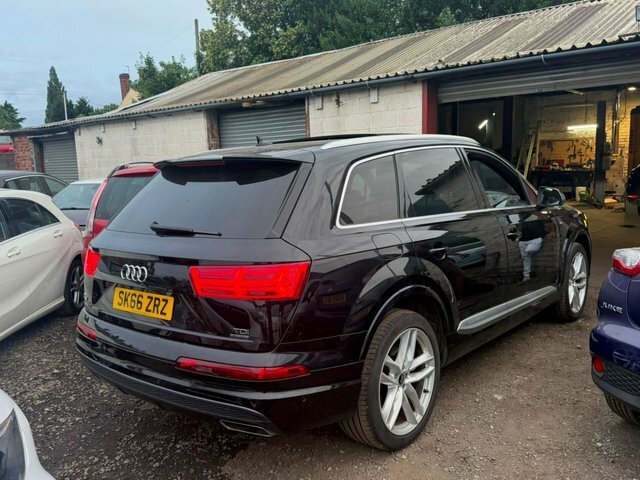 Audi Q7 3.0 Tdi V6 S SK66ZRZ Black #2