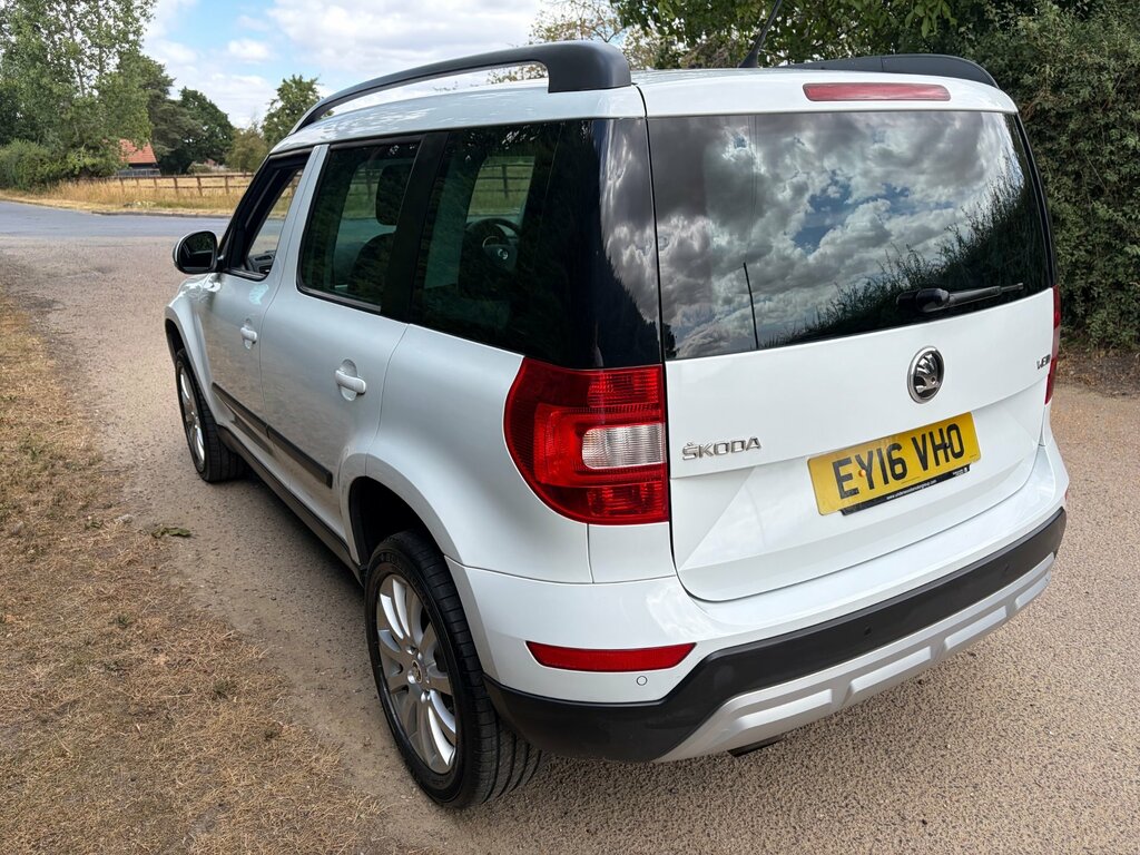 Skoda Yeti 1.2 Tsi Se Outdoor Euro 5 105 P White #6