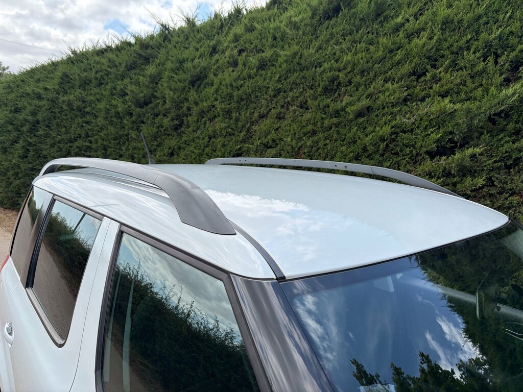Skoda Yeti 1.2 Tsi Se Outdoor Euro 5 105 P White #4