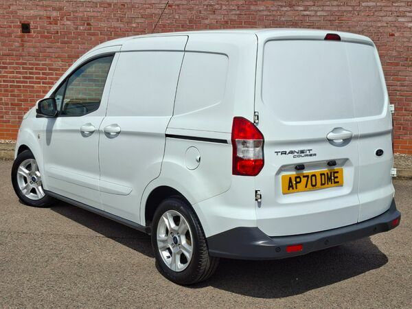 Ford Transit Courier Limited AP70DME #5