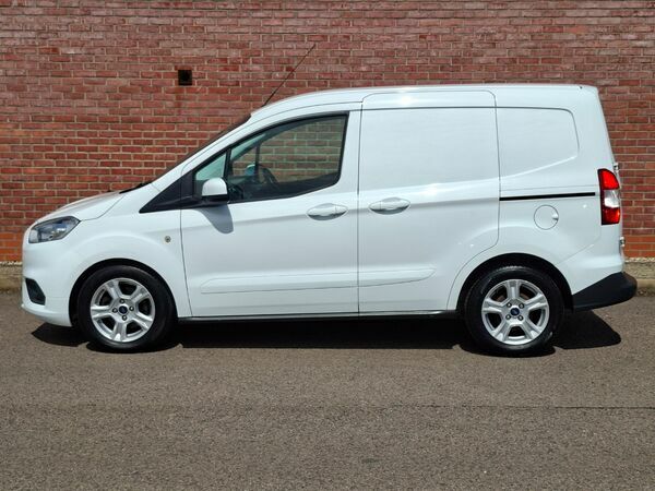 Ford Transit Courier Limited AP70DME #4