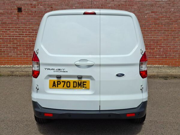 Ford Transit Courier Limited AP70DME #6