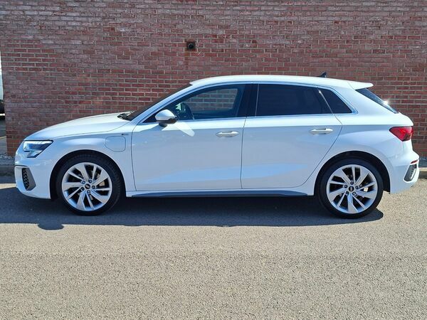Audi A3 40 Tfsi-e S-line Phev HF21WMA #4