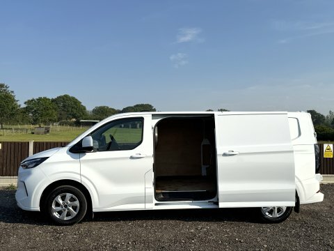 Ford Transit Custom 2.0 300 Limited FE24XUB White #3