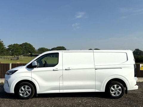 Ford Transit Custom 2.0 300 Limited FE24XUB White #2