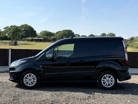 Ford Transit Connect 1.5 240 Limited Black #2