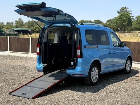 Ford Tourneo Connect 2.0 Ecoblue Titanium Blue