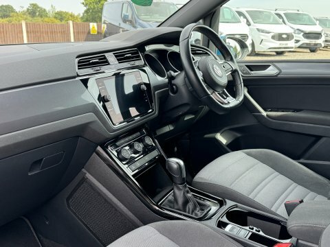 Volkswagen Touran Touran Silver #23