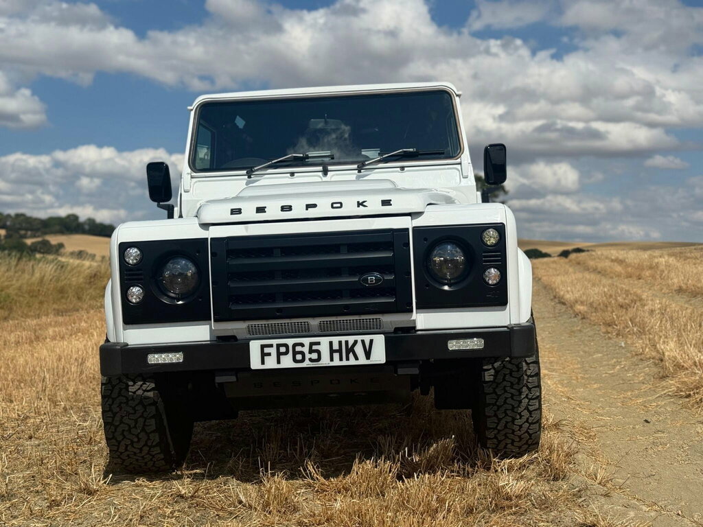 Land Rover Defender 110 2.2 Tdci Xs Utility Wagon 4Wd Mwb Euro 5 White #3