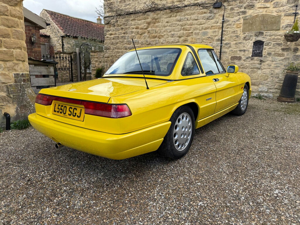 Alfa Romeo Spider 2.0 Convertible 120 Bhp Yellow #6