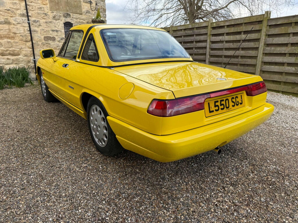 Alfa Romeo Spider 2.0 Convertible 120 Bhp Yellow #4