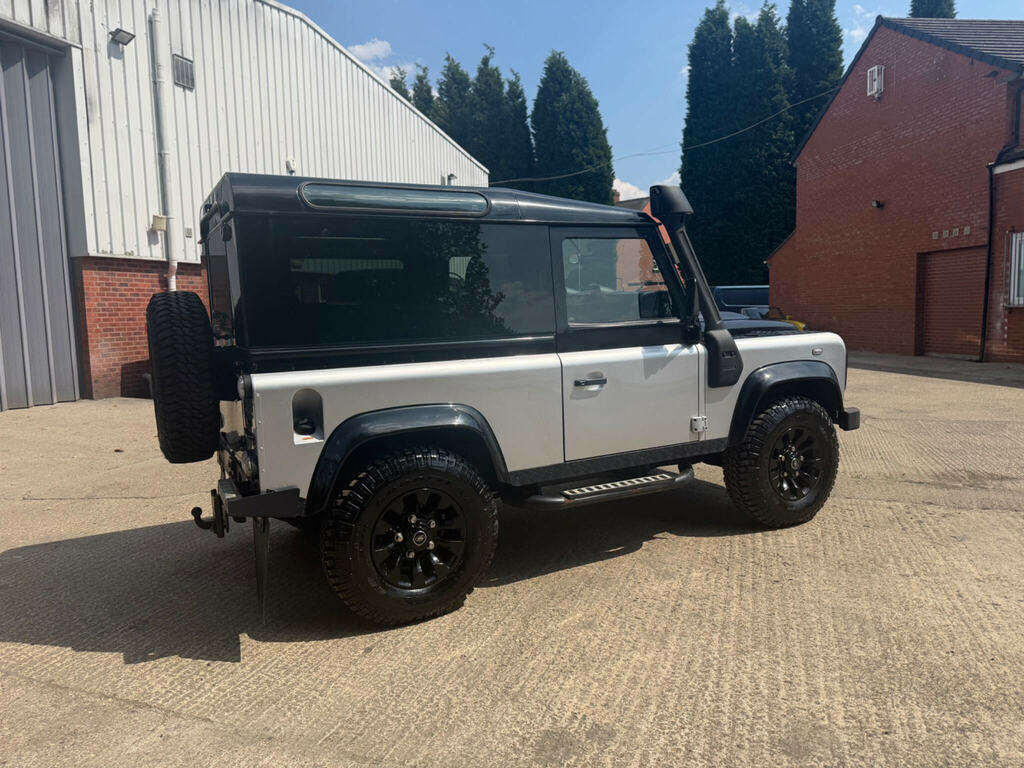 Land Rover Defender 90 Suv 2.2 Tdci Xs 4Wd Swb Euro 5 201313 Black #9